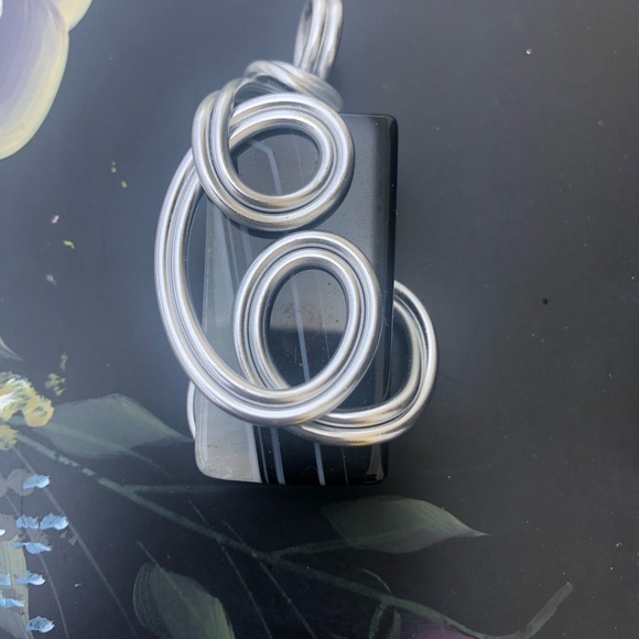 Silver Tone Wire Wrapped Pendant - Picture 14 of 15